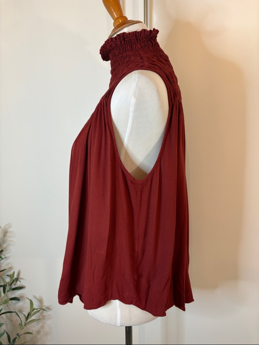 Frame Denim Smocked High-Neck Sleeveless Top - Burnt Henna | L - Picture 4 of 5